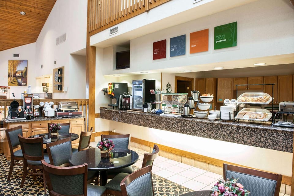 Baymont by Wyndham Franklin Hotel in Indiana