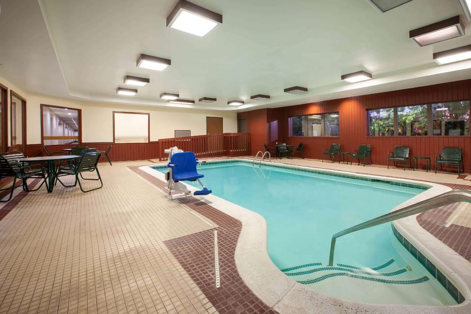 Baymont by Wyndham Franklin Hotel in Indiana