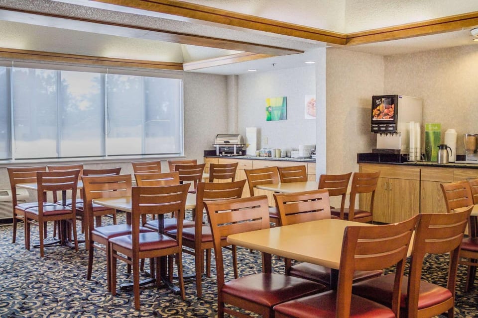Quality Inn Port Clinton Waterfront Hotel in Port Clinton