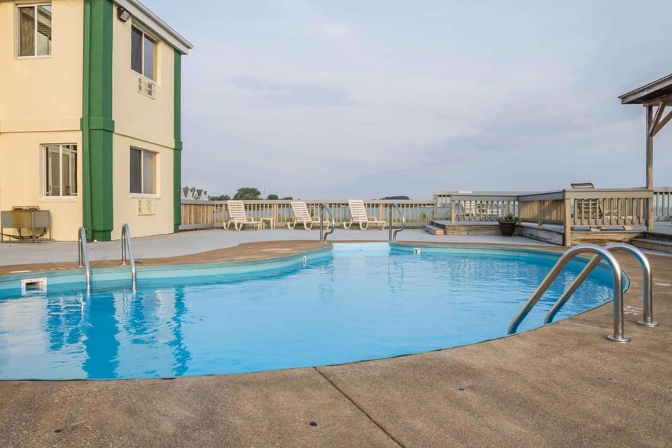 Quality Inn Port Clinton Waterfront Hotel in Port Clinton