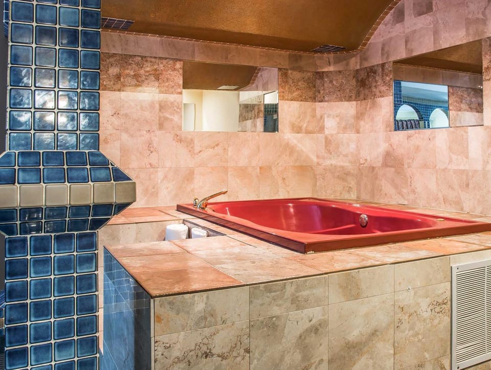 Quality Inn & Suites Seville Hotel in Ohio