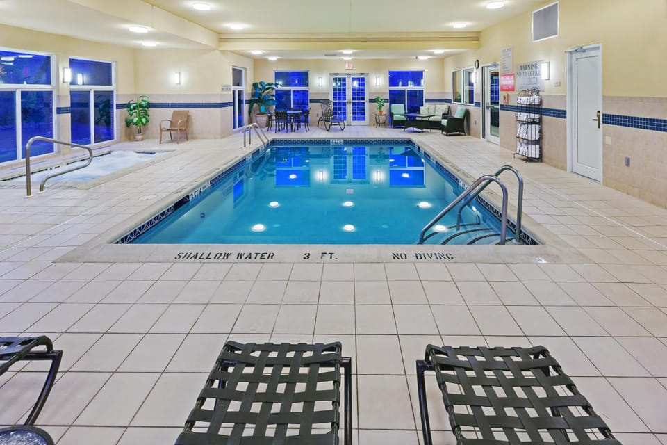 Swimming pool