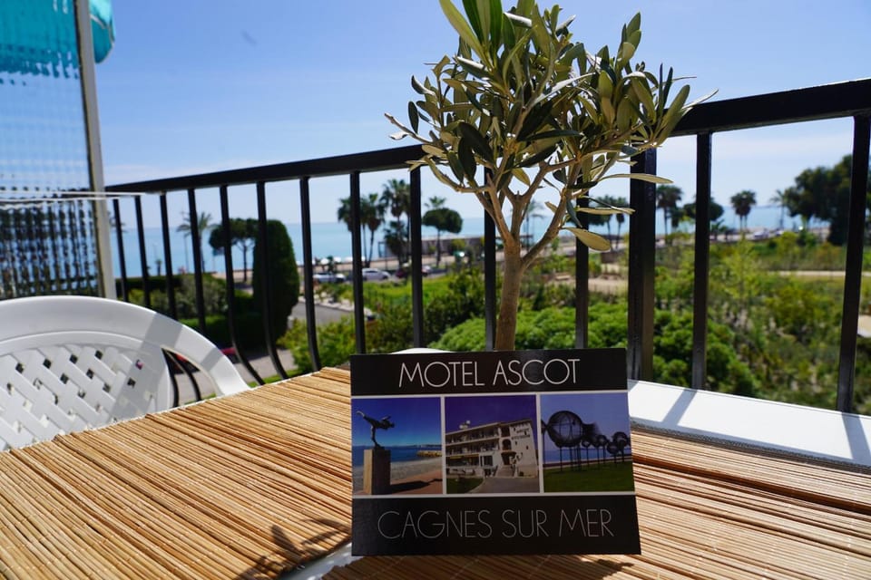 MOTEL ASCOT - Hotel & Appartements Hotel in Cagnes-sur-Mer