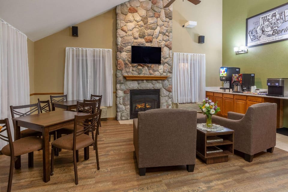 Super 8 by Wyndham Berlin WI Lodge in Wisconsin