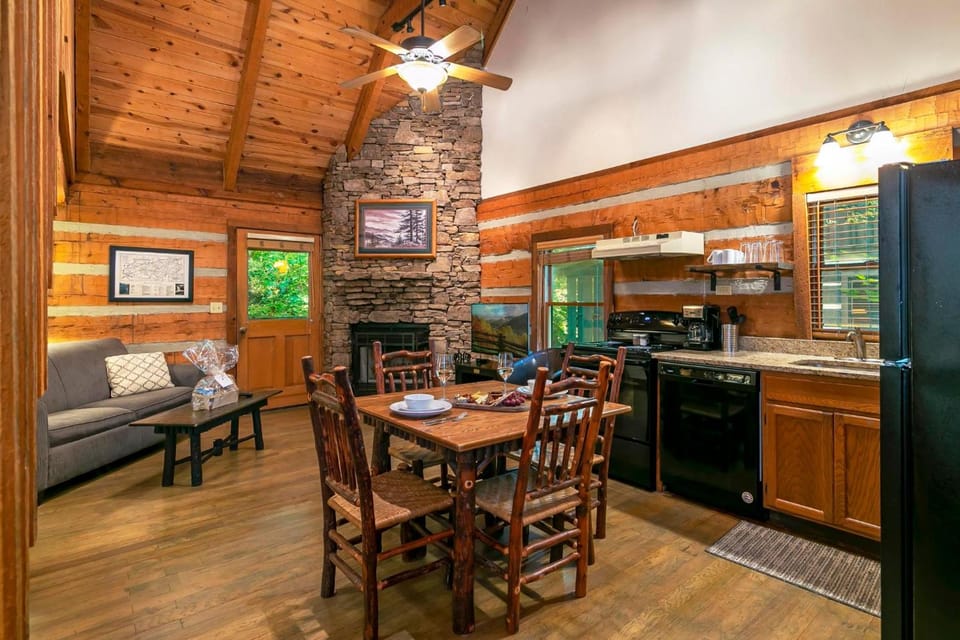 Dancing Bear Lodge Lodge in Sevier County