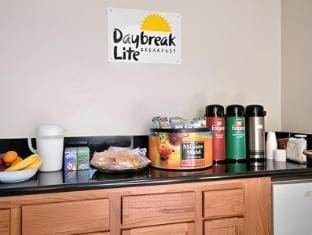 California Inn Hotel and Suites Adelanto US 395 Hotel in Victorville