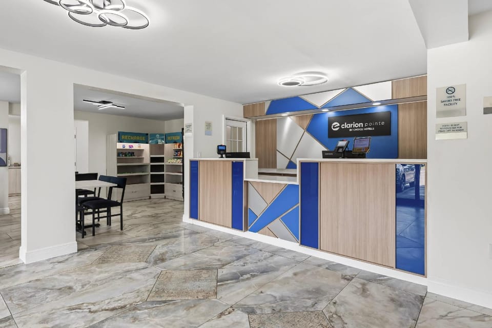 Clarion Pointe Alachua - Gainesville Area Hotel in Florida