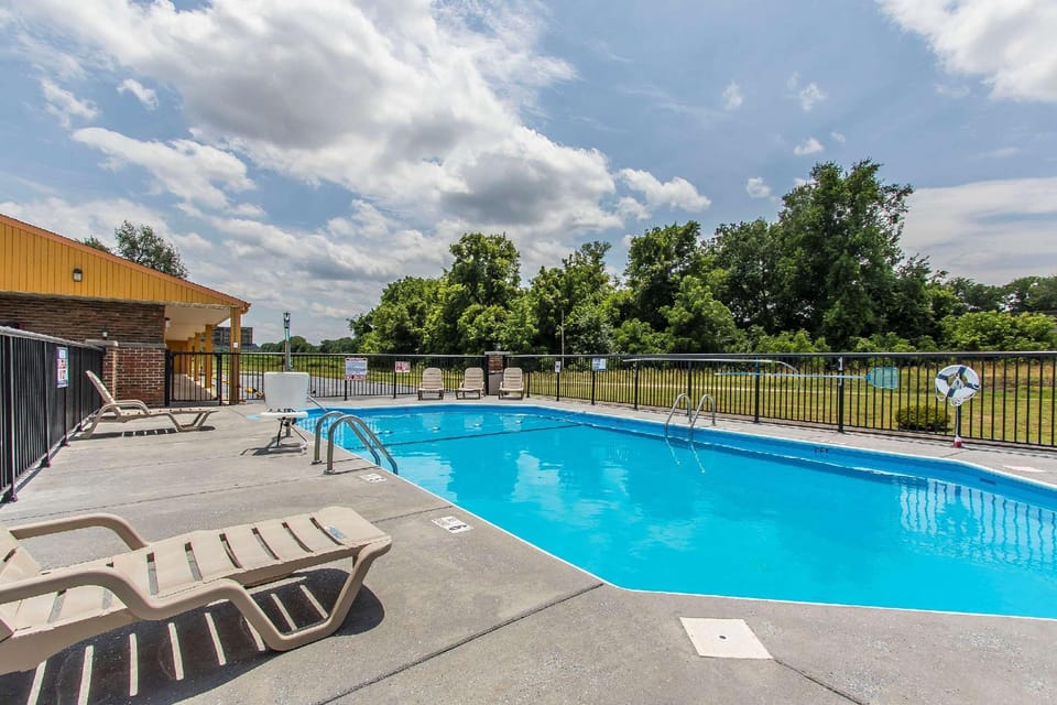Econo Lodge Cornersville I-65 Hotel in Tennessee