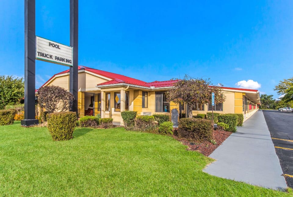 Econo Lodge Hotel in Ohio