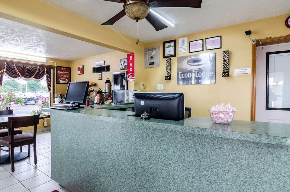 Econo Lodge Winfield Hotel in Kansas