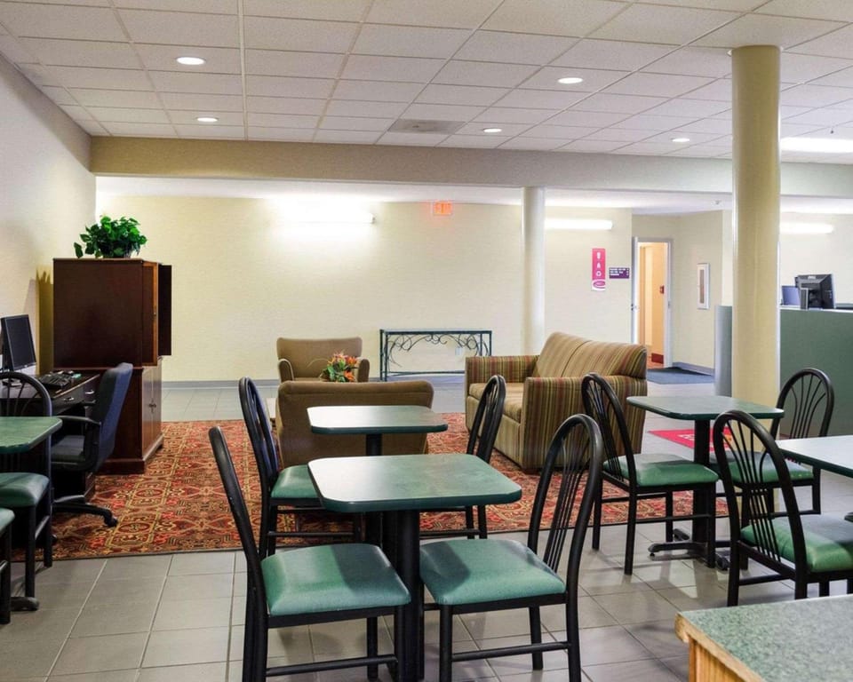 Econo Lodge Yazoo City Hotel in Mississippi