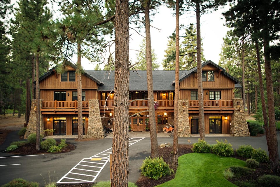 FivePine Lodge Hotel in Sisters