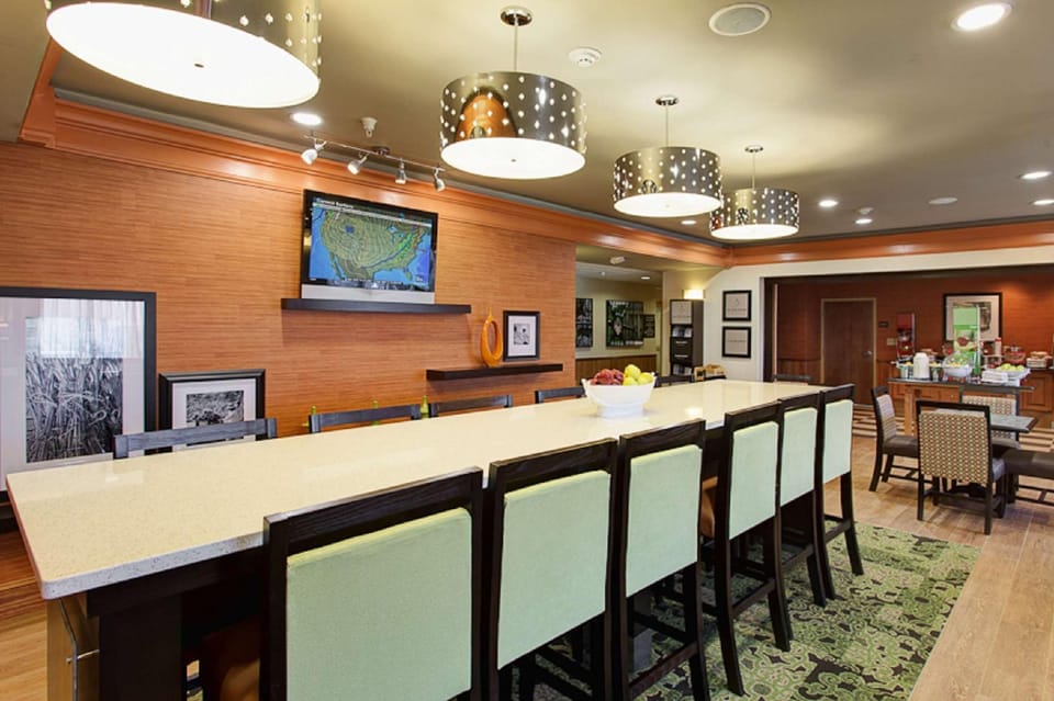 Hampton Inn & Suites Fremont Hotel in Lake Erie