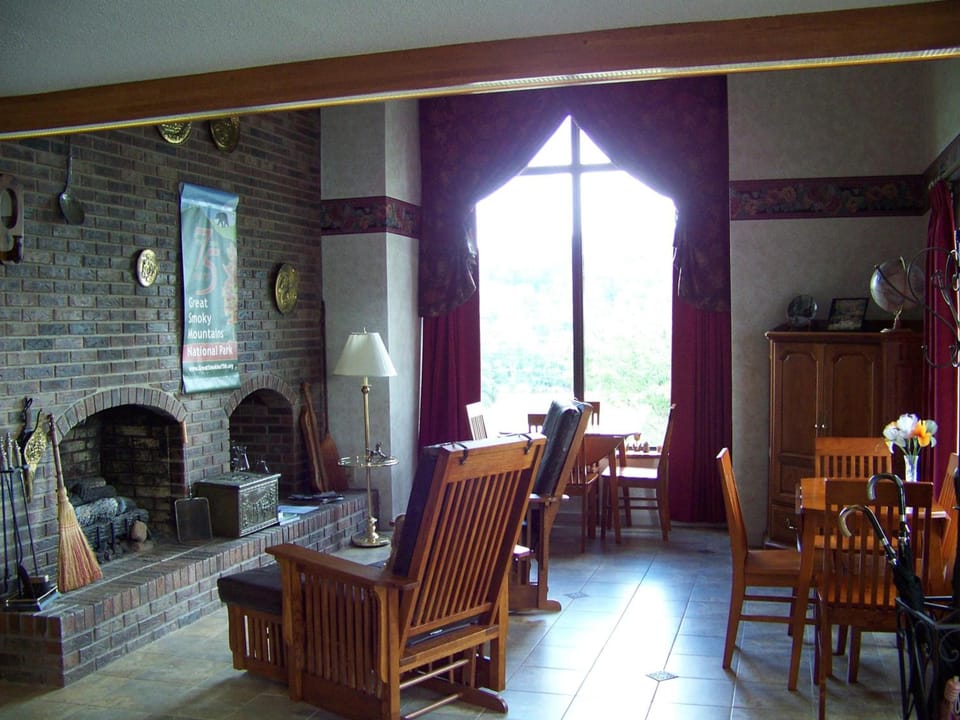 Highland Manor Inn Inn in Townsend