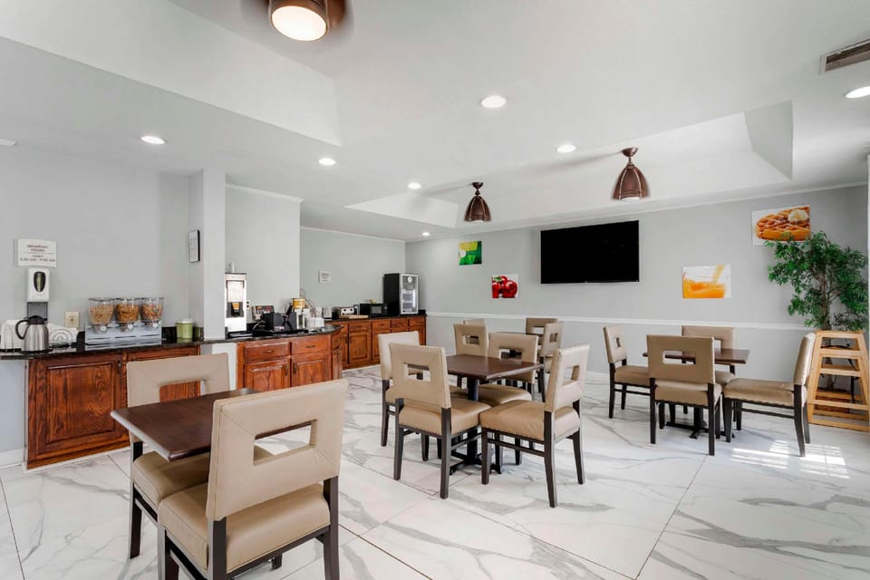 Quality Inn Oak Ridge - Knoxville West Hotel in Oak Ridge