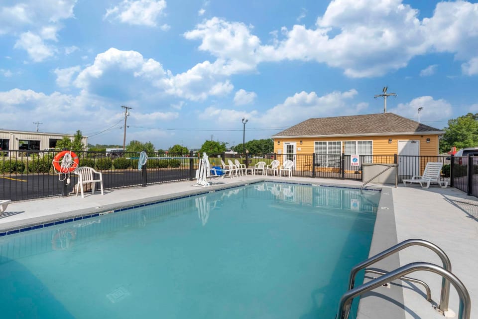 Quality Inn Oak Ridge - Knoxville West Hotel in Oak Ridge