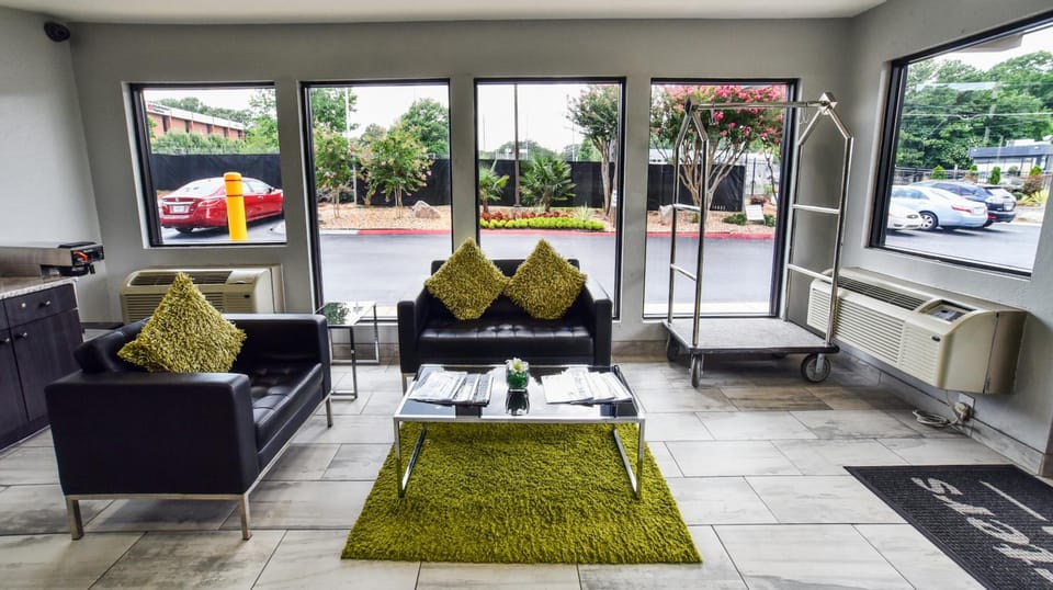 Shared lounge/TV area