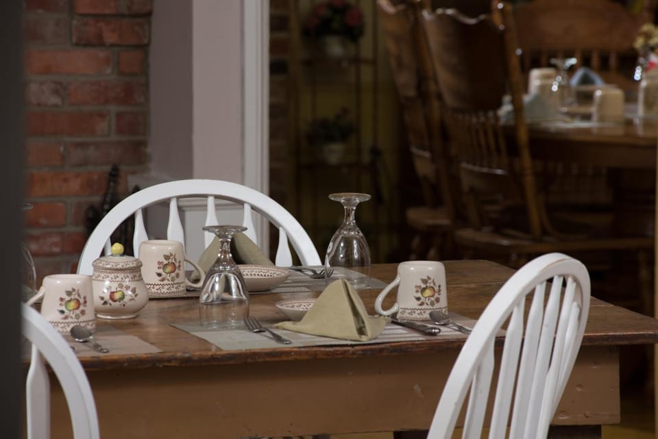 Munro House Bed and Breakfast Hotel in Jonesville