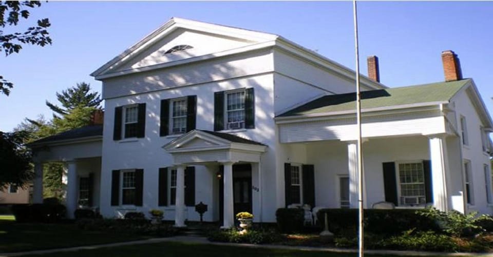 Munro House Bed and Breakfast Hotel in Jonesville
