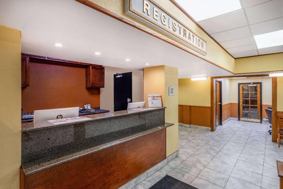 Ramada by Wyndham Rome/Verona Hotel in Adirondack Mountains