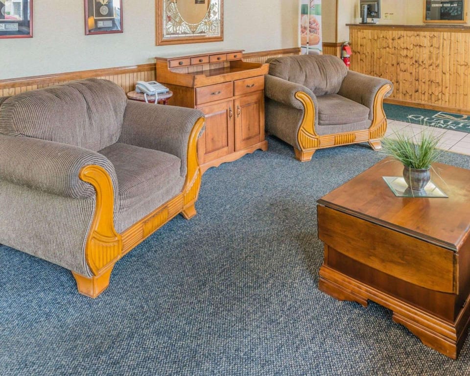 Quality Inn Royle Hotel in Allegheny River