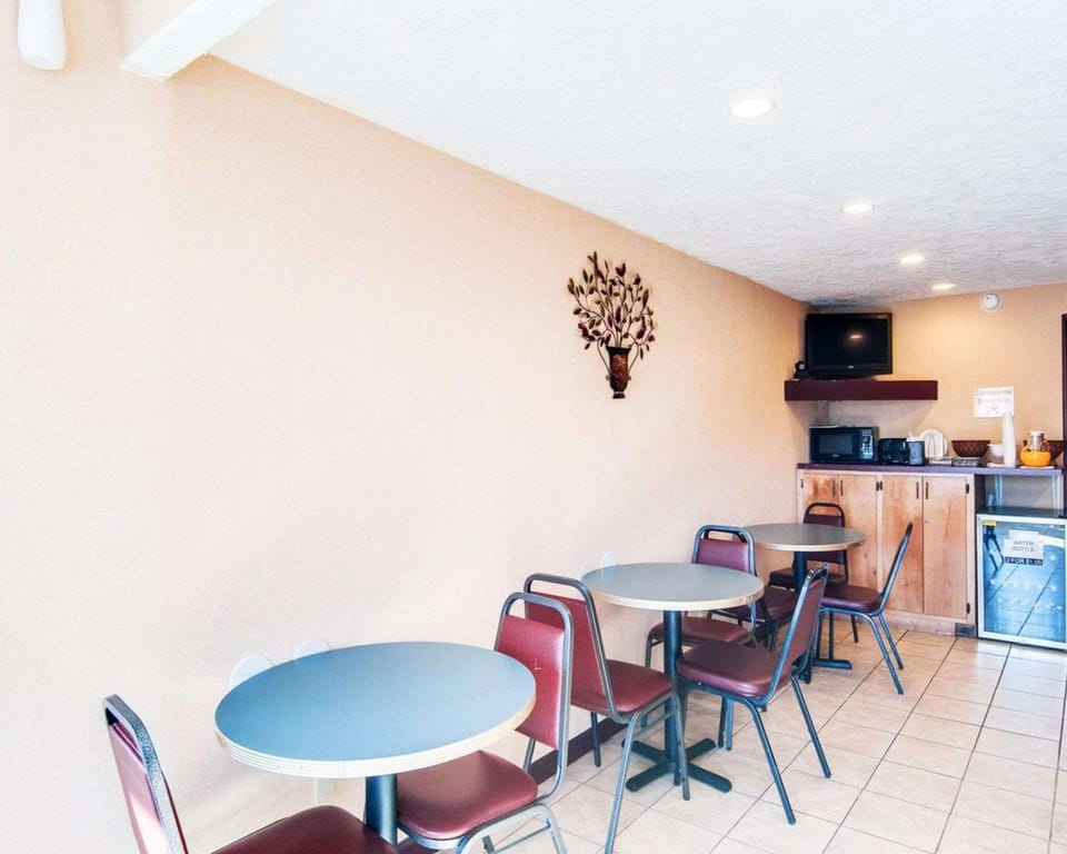 Econo Lodge Galax Hotel in Virginia