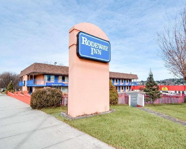 Econo Lodge Galax Hotel in Virginia