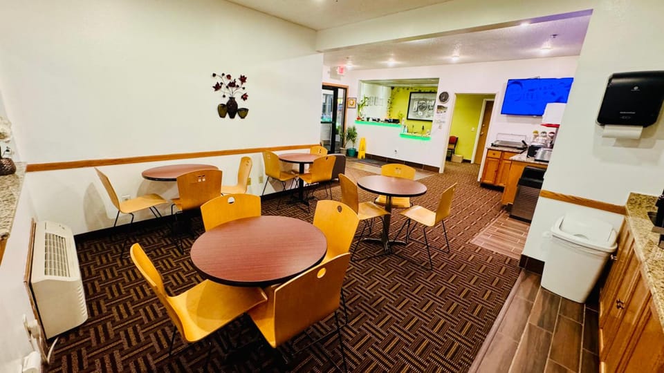 Shared lounge/TV area
