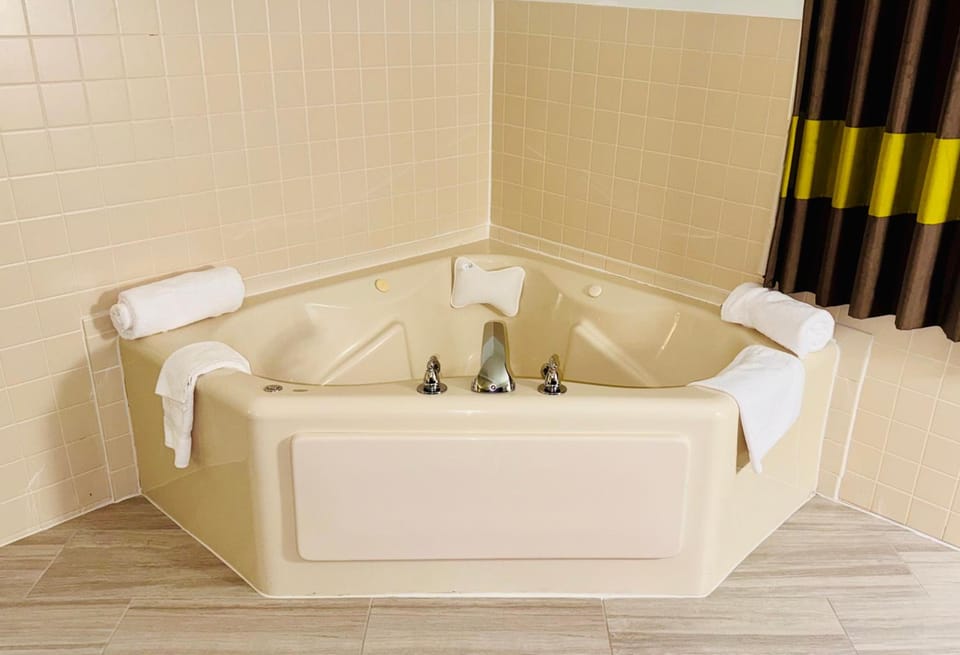 Hot tub