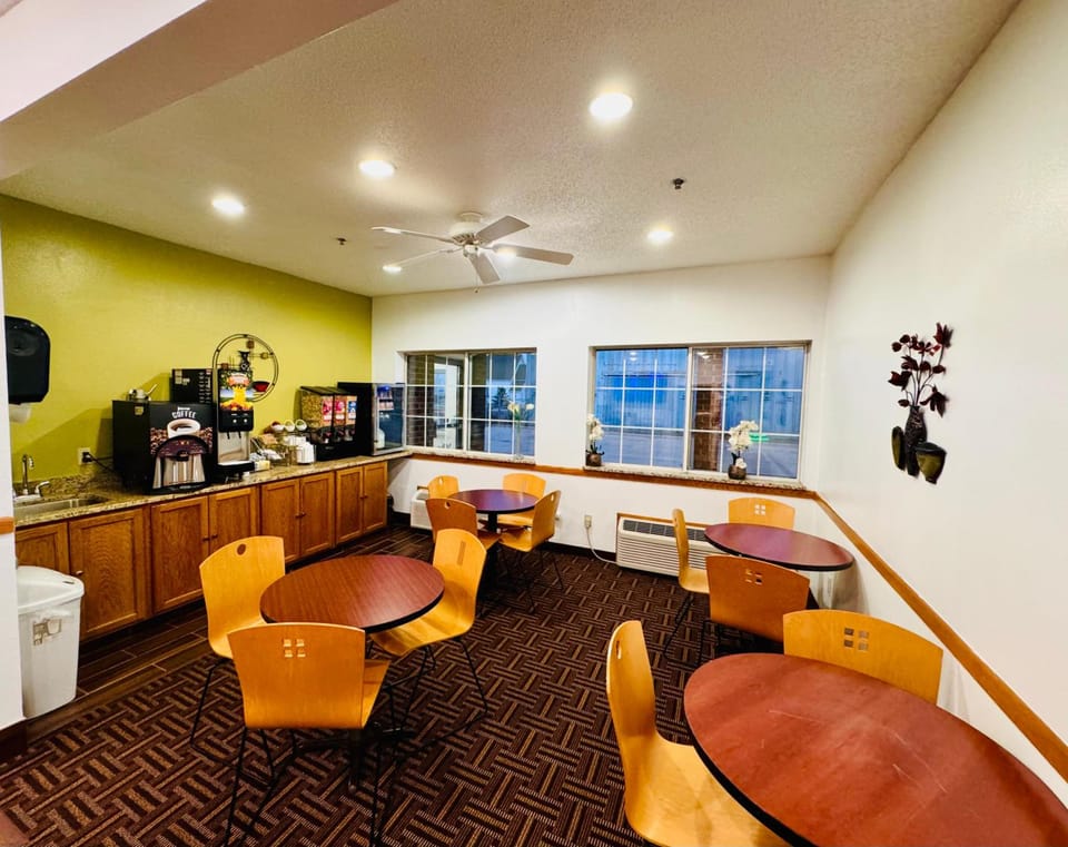 Shared lounge/TV area