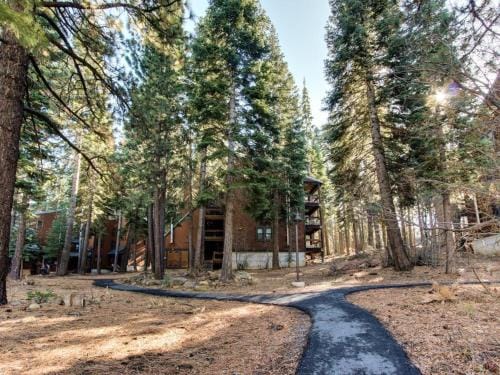Aspen Grove Hideaway Hotel in Northstar Drive