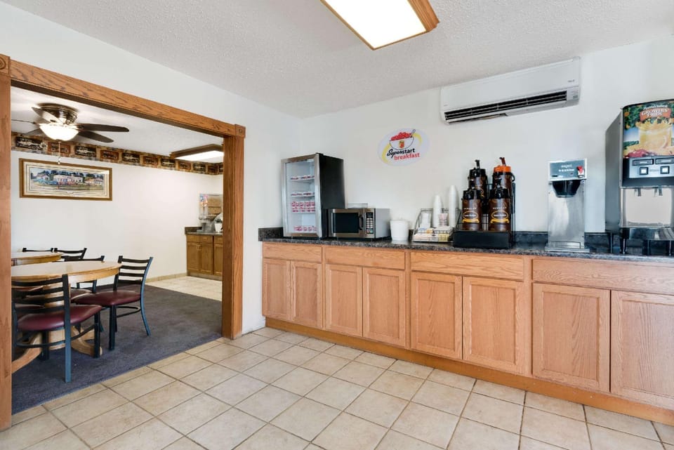 Super 8 By Wyndham Murdo Hotel in South Dakota