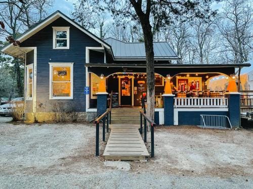 The Wanderoo Lodge Motel in Eureka Springs