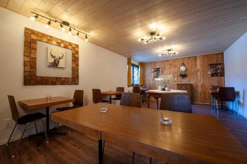Room's chez BeNi Hostel in Canton of Valais