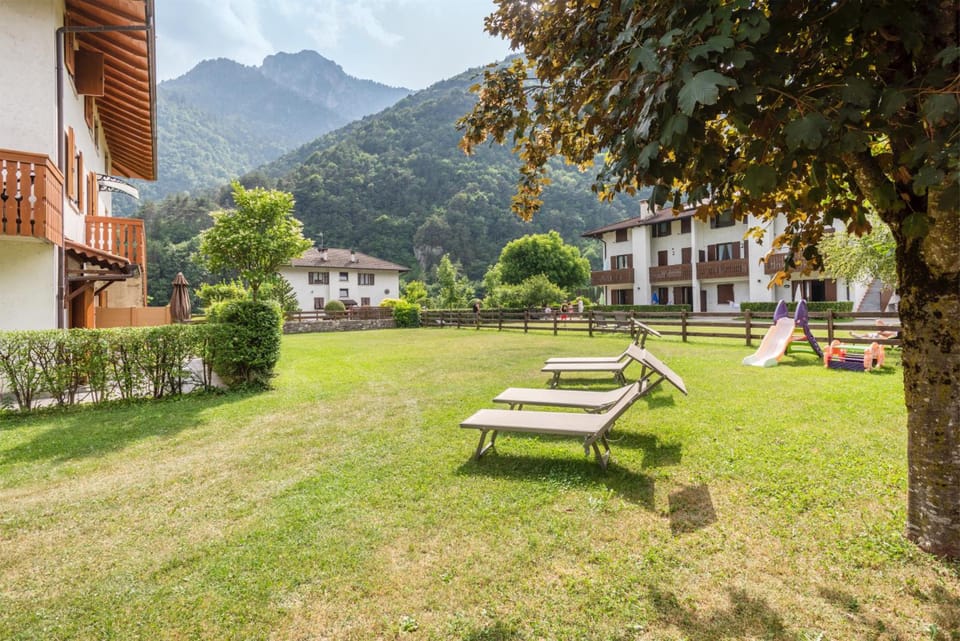 CROSINA HOLIDAY - Casa Lucia Hotel in Ledro