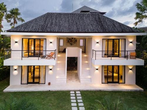 Echo Beach Duo Hotel in North Kuta