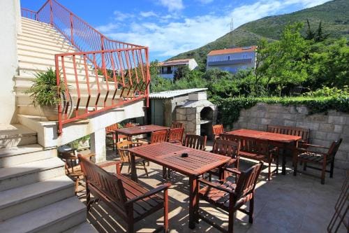 Rooms with a swimming pool Cavtat, Dubrovnik - 5222 Hotel in Cavtat