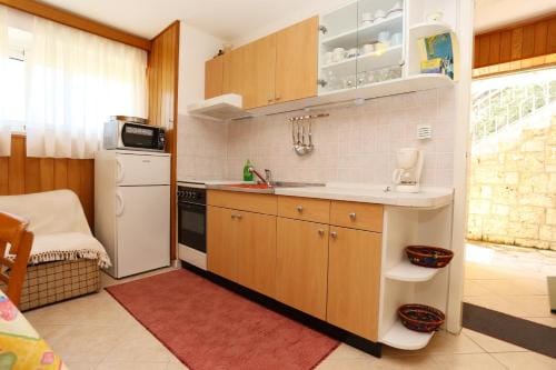 Apartments and rooms by the sea Lumbarda, Korcula - 9305 Hotel in Dubrovnik-Neretva County