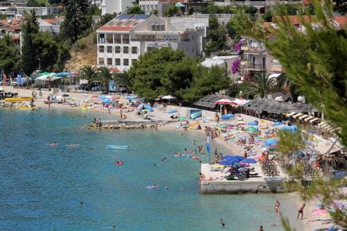 Apartments and rooms by the sea Podgora, Makarska - 11894 Hotel in Split-Dalmatia County
