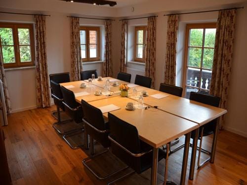 Landhof Angstl - Gastezimmer und Tagungsraum Hotel in Salzburgerland