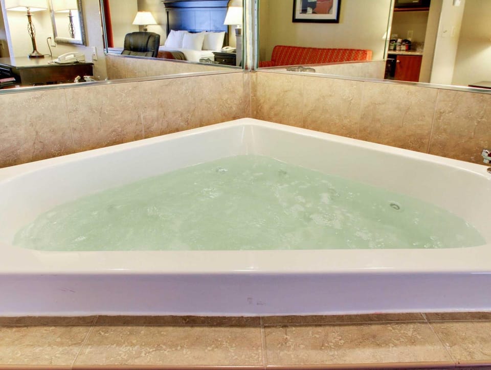 Comfort Inn & Suites Clinton - Jackson West Hotel in Mississippi