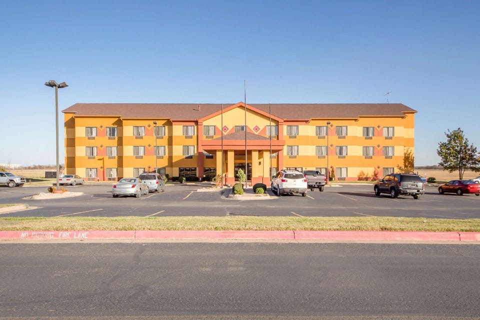 Quality Inn & Suites MidAmerica Industrial Park Area Hotel in Ozark Mountains