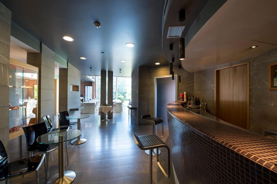 Bar/lounge