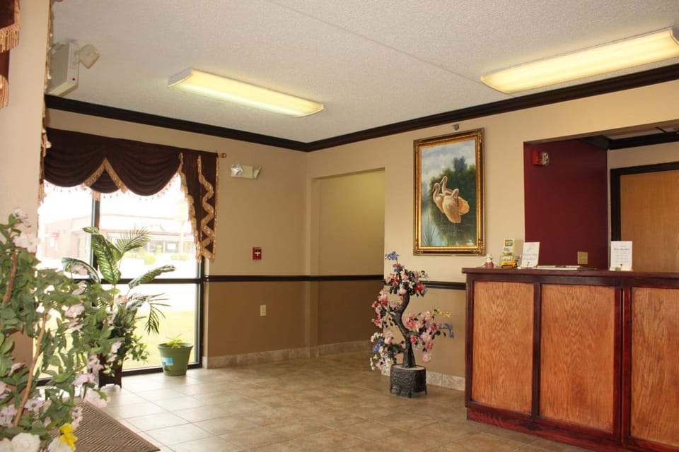 Holiday Lodge Motel in Ozark Mountains