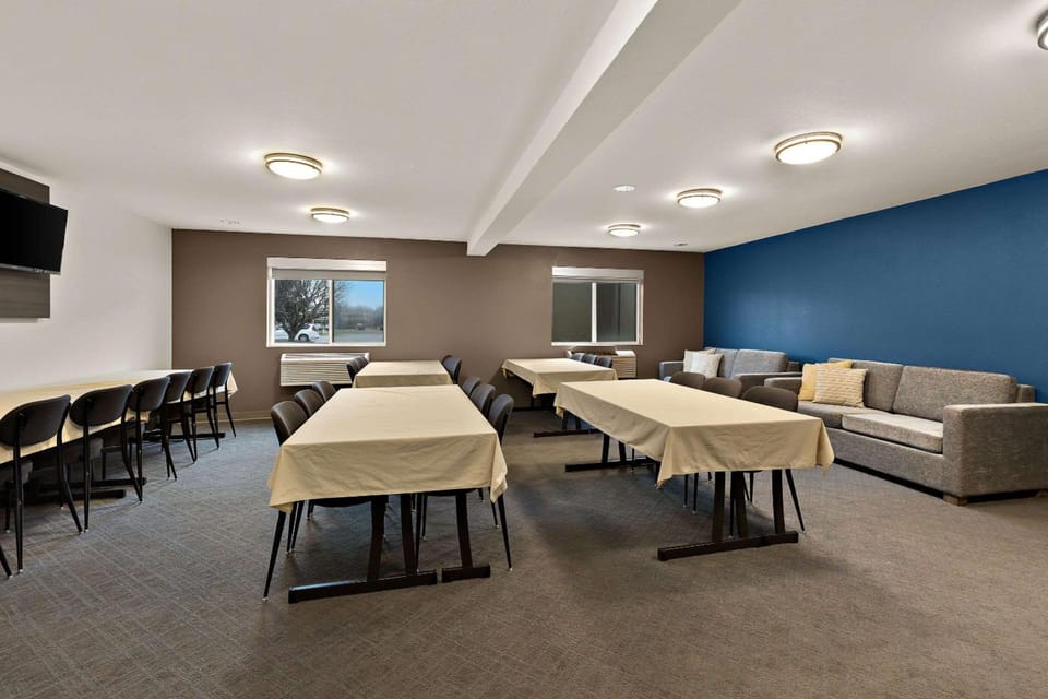 Comfort Inn & Suites Fremont Hotel in Ohio