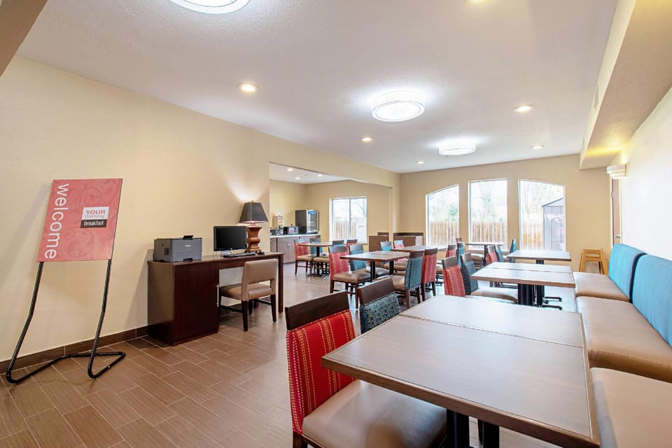 Comfort Inn & Suites Fredericksburg Hotel in Fredericksburg