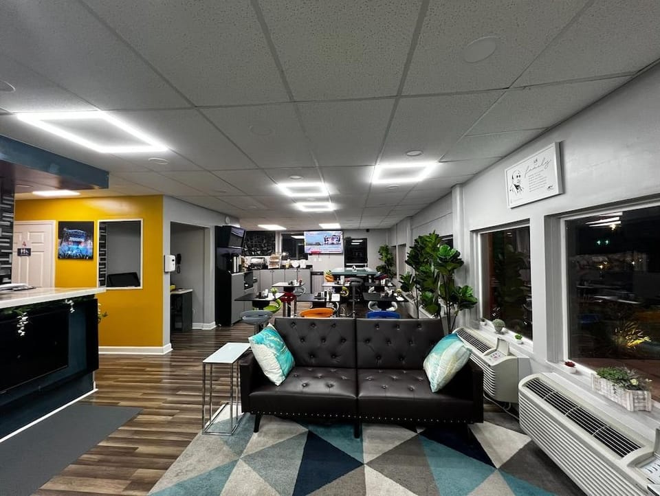 LX Hotel, SureStay Collection by Best Western Hotel in Tennessee