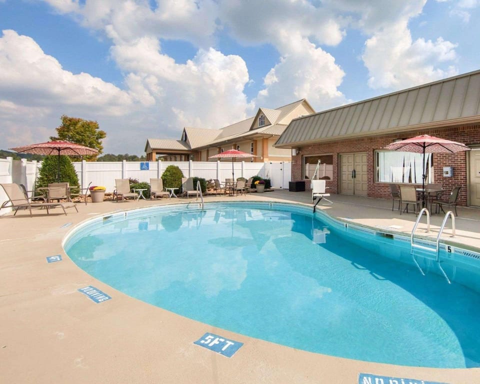 Comfort Inn at Royal Blue Hotel in Caryville