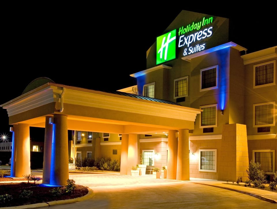 Holiday Inn Express Hotel & Suites Jourdanton Pleasanton By IHG Hotel in Rio Grande