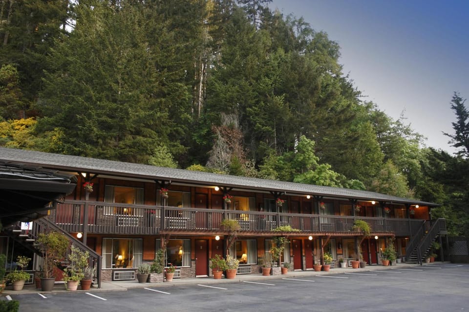 The Occidental Lodge Hotel in Occidental